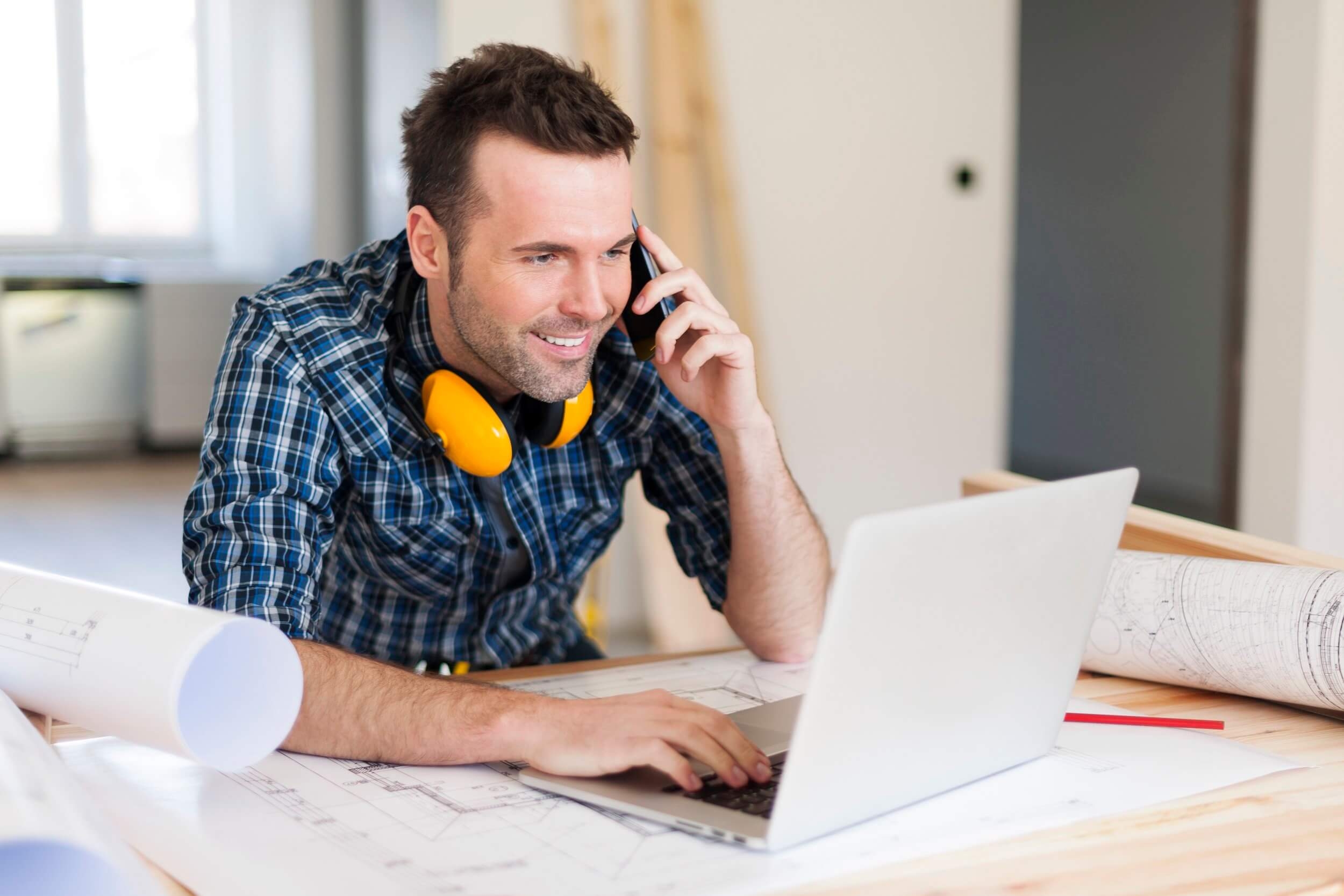 support man laptop