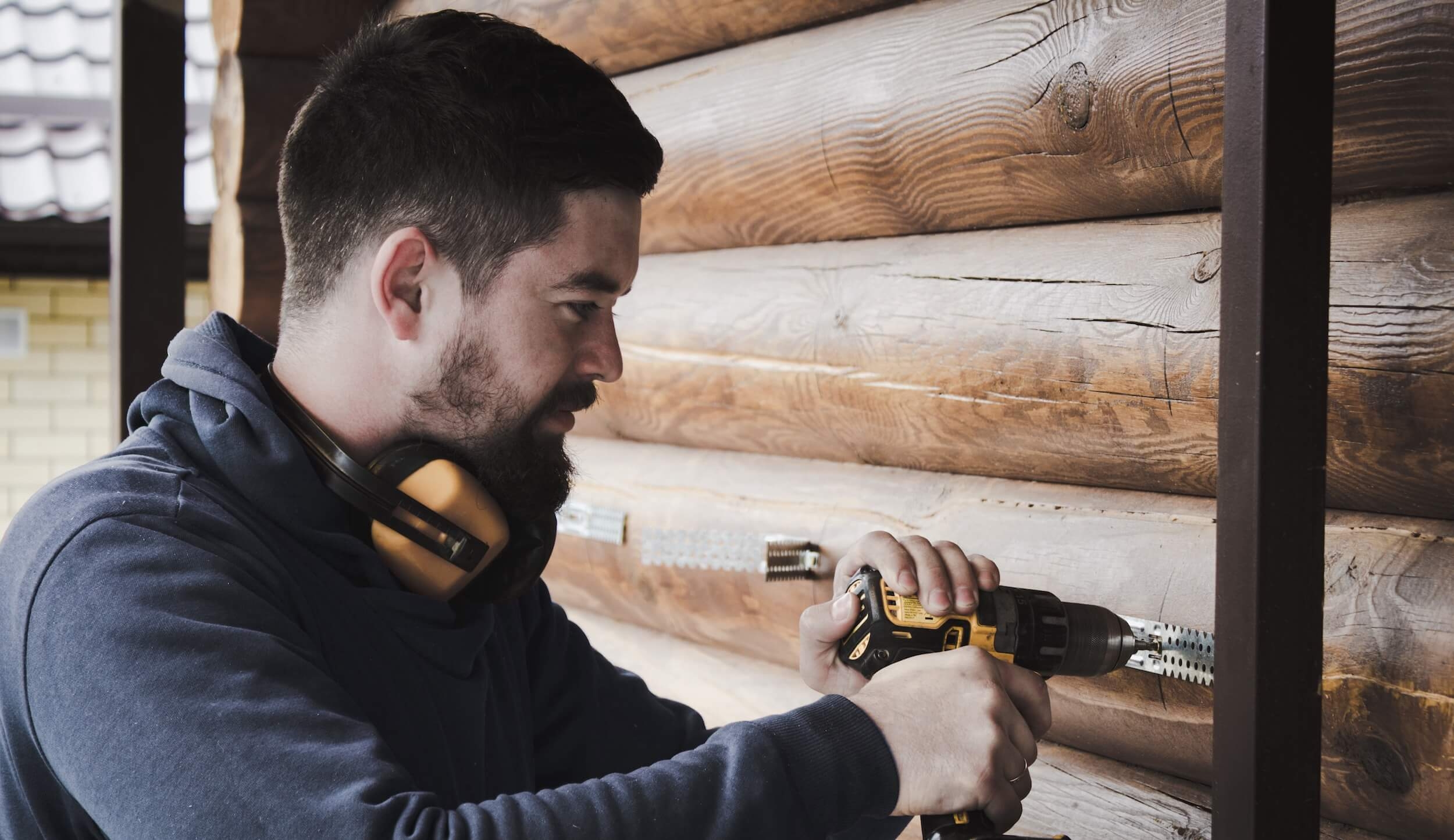 pricing man drilling